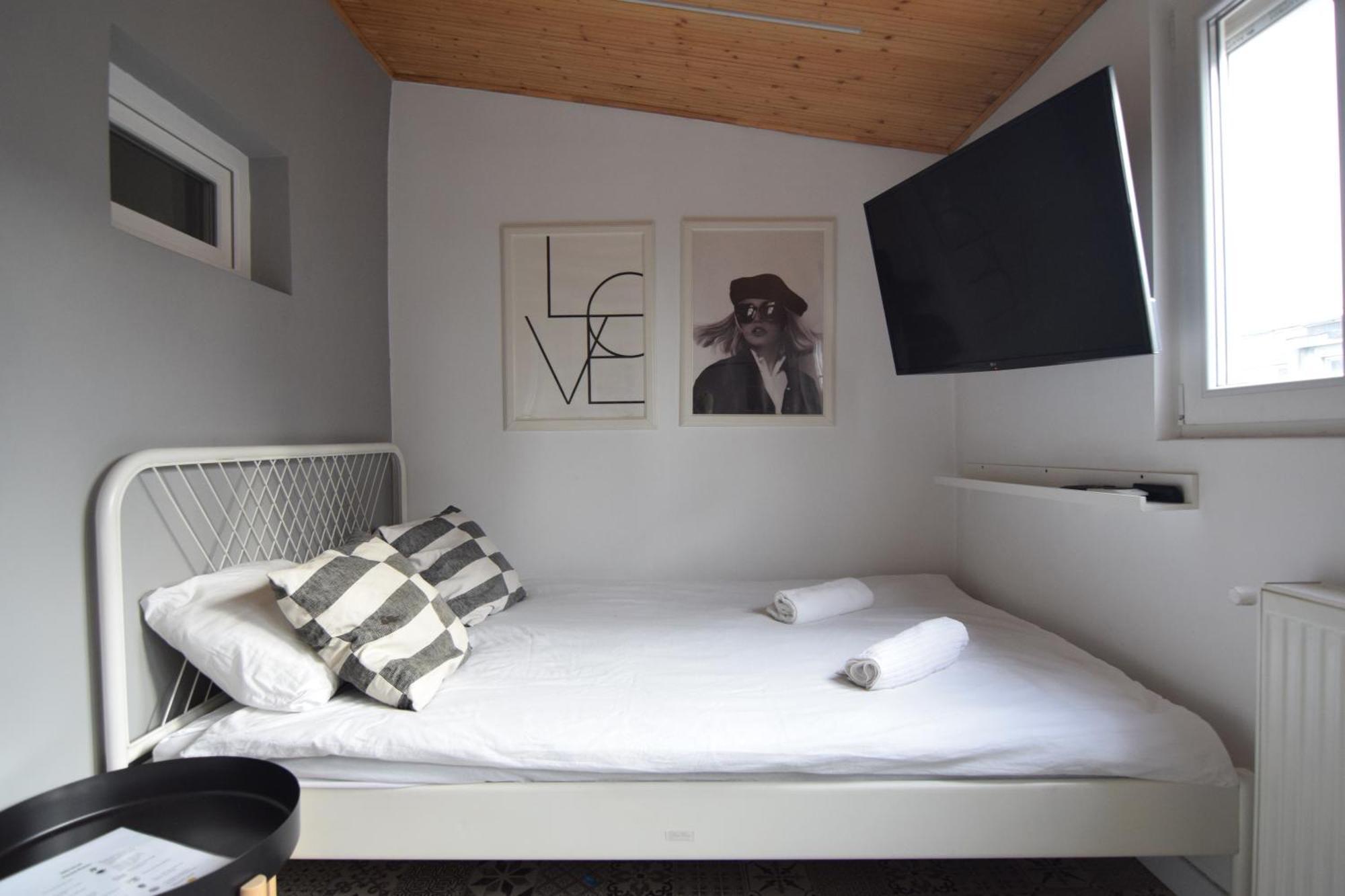 Studio In The Old City Bucureşti Ngoại thất bức ảnh
